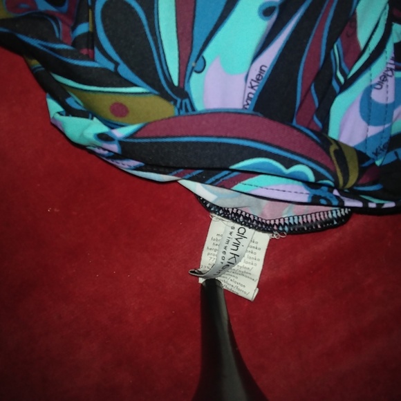 Swimsuit - Picture 6 of 7